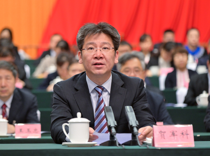 四川省科學(xué)技術(shù)協(xié)會第十次代表大會開幕
主動服務(wù)國家大局 堅定扛起時代使命
以磅礴科技力量更好助推四川現(xiàn)代化建設(shè)
王曉暉賀軍科講話 施小琳出席「相關(guān)圖片」