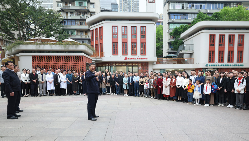 習(xí)近平在重慶考察時(shí)強(qiáng)調(diào)
進(jìn)一步全面深化改革開放
不斷譜寫中國(guó)式現(xiàn)代化重慶篇章
蔡奇陪同考察「相關(guān)圖片」